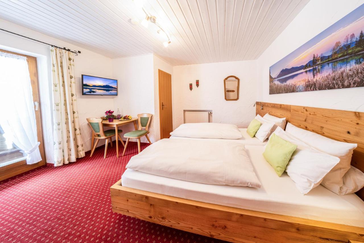 Fruehstueckspension Gaestehaus Zum Weissen Roessl Wallgau Exteriér fotografie