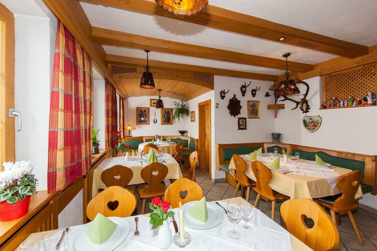 Fruehstueckspension Gaestehaus Zum Weissen Roessl Wallgau Exteriér fotografie